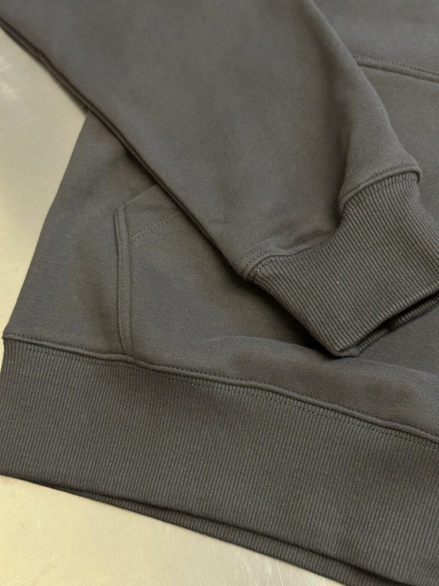 Saint Laurent x Dark Gray ， SAINT LAURENT ， 。 ， ， Saint Laurent size：s m l xl